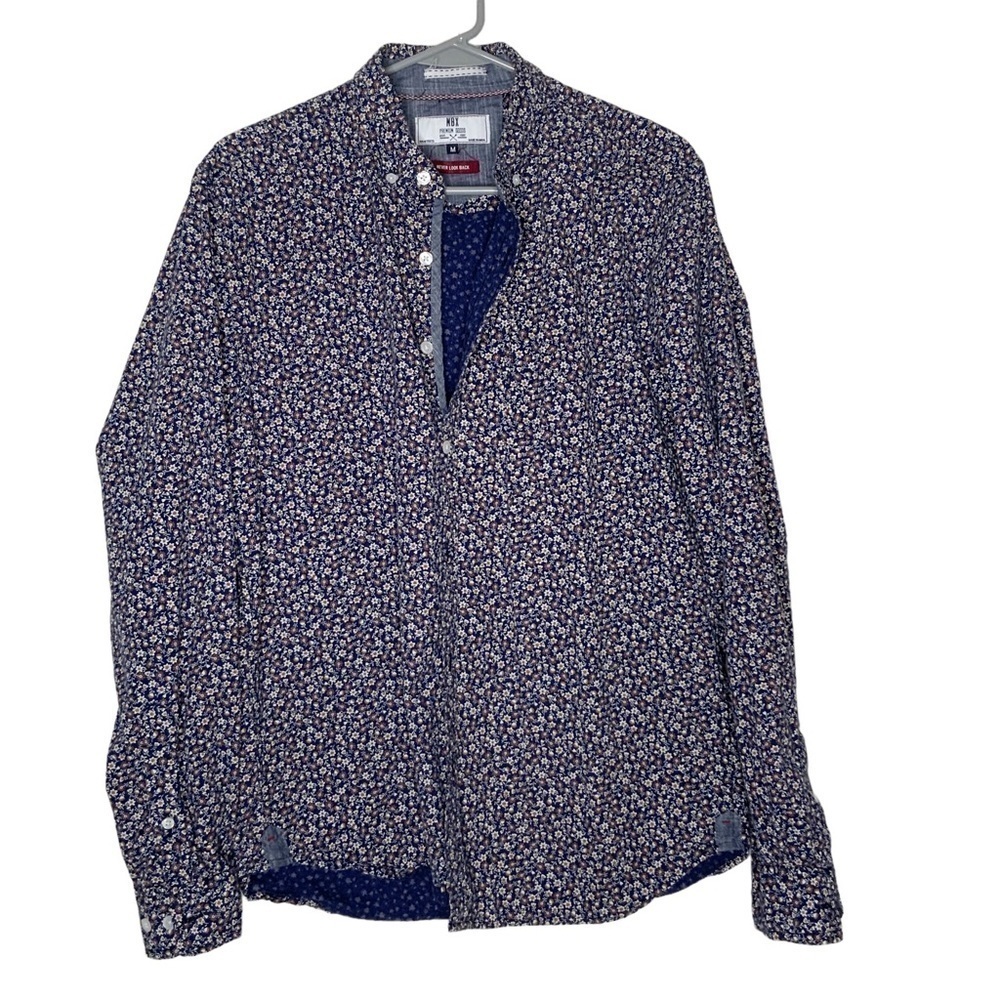 Mbx front buttoned down floral shirt. Size M
